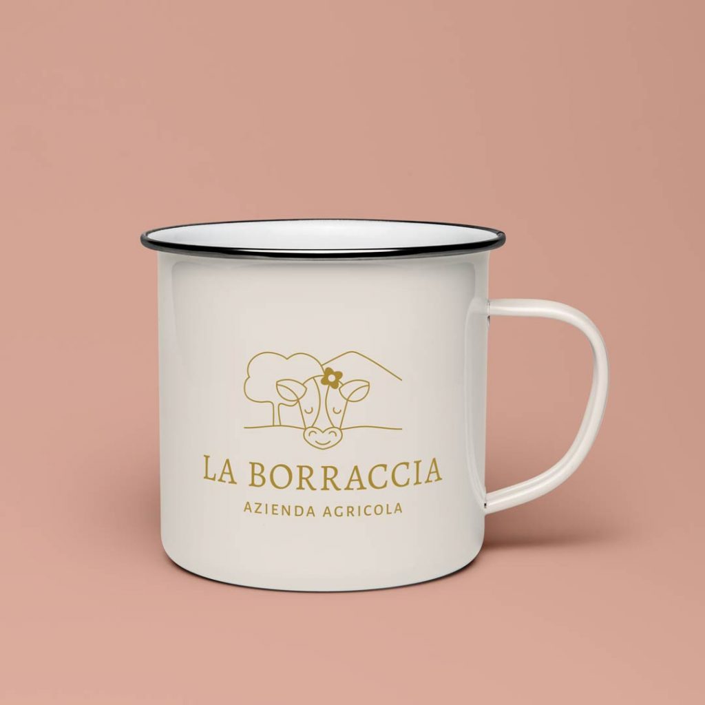 Logo dell'azienda agricola La Borraccia su una tazza