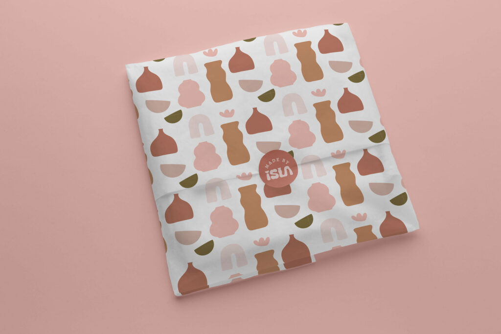 mockup packaging con pattern. logo made by isla