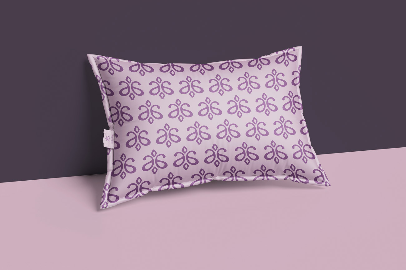 pattern logo almelide su cuscino